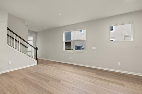 Adosado en venta en Brandon, Florida, 4 dormitorios, 240.25 m2 № 1910628 - foto 8