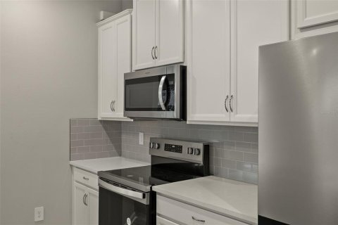 Adosado en venta en Brandon, Florida, 4 dormitorios, 240.25 m2 № 1910628 - foto 7
