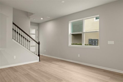 Adosado en venta en Brandon, Florida, 4 dormitorios, 240.25 m2 № 1910628 - foto 4