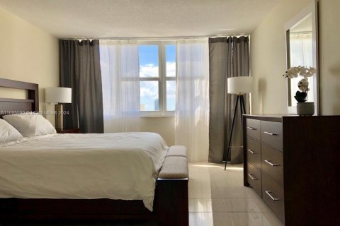 Copropriété à louer à Hallandale Beach, Floride: 1 chambre, 85.47 m2 № 1763531 - photo 10