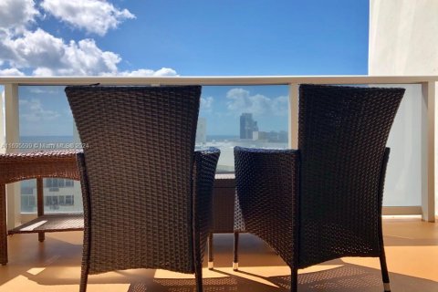 Copropriété à louer à Hallandale Beach, Floride: 1 chambre, 85.47 m2 № 1763531 - photo 17