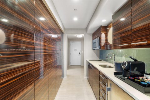 Condominio en venta en Fort Lauderdale, Florida, 1 dormitorio, 53.79 m2 № 1768472 - foto 10