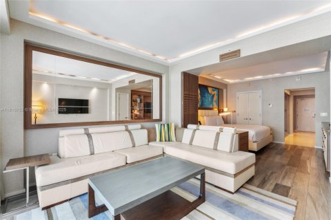 Condominio en venta en Fort Lauderdale, Florida, 1 dormitorio, 53.79 m2 № 1768472 - foto 9
