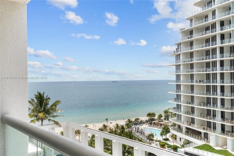 Condominio en venta en Fort Lauderdale, Florida, 1 dormitorio, 53.79 m2 № 1768472 - foto 1