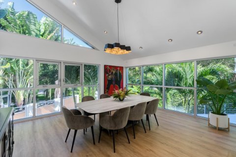 House in Coral Gables, Florida 5 bedrooms, 484.21 sq.m. № 1889428 - photo 29