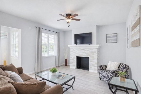 Appartement à louer à Tampa, Floride: 1 chambre, 277.78 m2 № 2142391 - photo 3