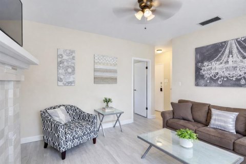 Appartement à louer à Tampa, Floride: 1 chambre, 277.78 m2 № 2142391 - photo 5