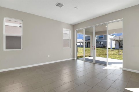 House in Umatilla, Florida 4 bedrooms, 223.89 sq.m. № 1368348 - photo 7