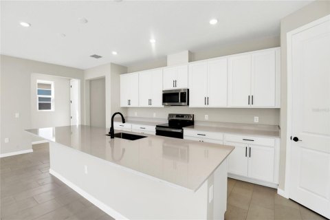House in Umatilla, Florida 4 bedrooms, 223.89 sq.m. № 1368348 - photo 5