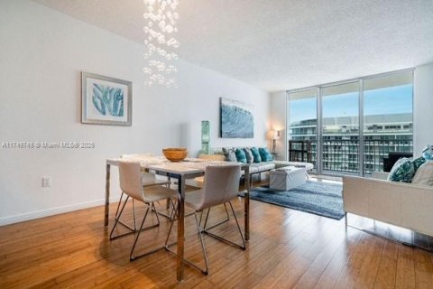 Condominio en venta en Miami, Florida, 1 dormitorio, 76.64 m2 № 1704468 - foto 4