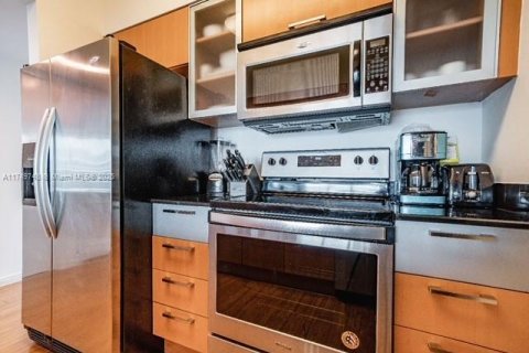 Condominio en venta en Miami, Florida, 1 dormitorio, 76.64 m2 № 1704468 - foto 3