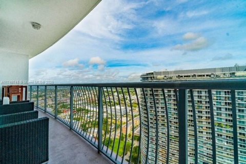 Condominio en venta en Miami, Florida, 1 dormitorio, 76.64 m2 № 1704468 - foto 9