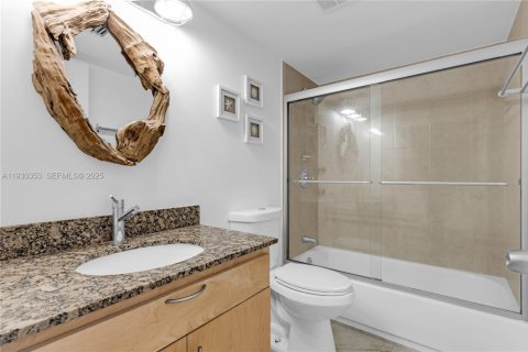 Copropriété à vendre à Miami Beach, Floride: 3 chambres, 158.86 m2 № 1989135 - photo 21