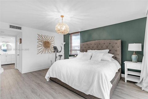 Copropriété à vendre à Miami Beach, Floride: 3 chambres, 158.86 m2 № 1989135 - photo 13