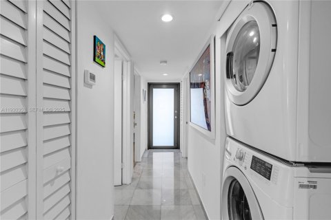 Copropriété à vendre à Miami Beach, Floride: 3 chambres, 158.86 m2 № 1989135 - photo 22