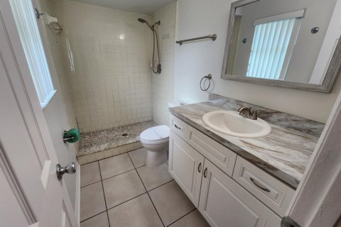 Casa en venta en Kissimmee, Florida, 3 dormitorios, 145.39 m2 № 661241 - foto 26