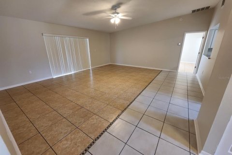 Casa en venta en Kissimmee, Florida, 3 dormitorios, 145.39 m2 № 661241 - foto 19