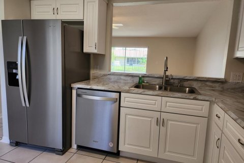 Casa en venta en Kissimmee, Florida, 3 dormitorios, 145.39 m2 № 661241 - foto 13