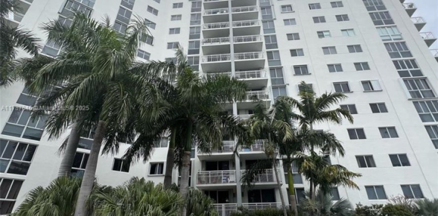 Condo à Miami Beach, Floride, 2 chambres  № 1958852