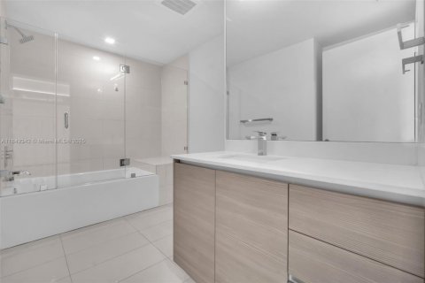 Condominio en alquiler en Miami, Florida, 2 dormitorios, 101.73 m2 № 1857076 - foto 15