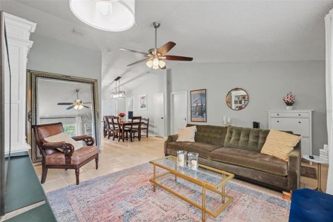 Villa ou maison à vendre à Tampa, Floride: 3 chambres, 118.73 m2 № 2408796 - photo 11