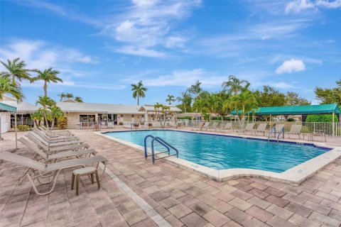 House in Boca Raton, Florida 2 bedrooms, 123.75 sq.m. № 2244252 - photo 24