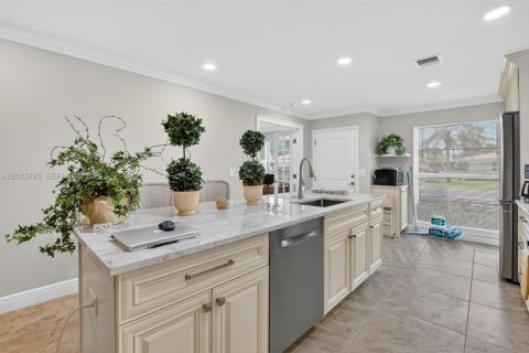 House in Boca Raton, Florida 2 bedrooms, 123.75 sq.m. № 2244252 - photo 6