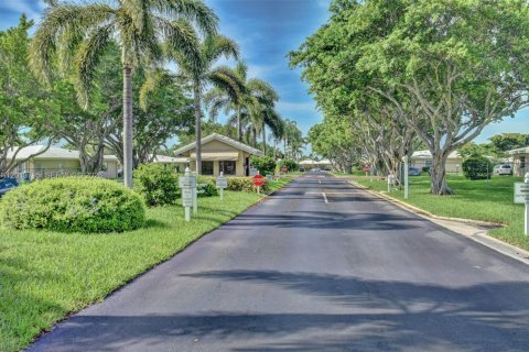 House in Boca Raton, Florida 2 bedrooms, 123.75 sq.m. № 2244252 - photo 27