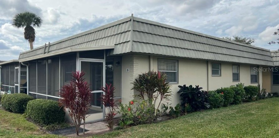 Condo à Sun City Center, Floride, 2 chambres  № 2113069