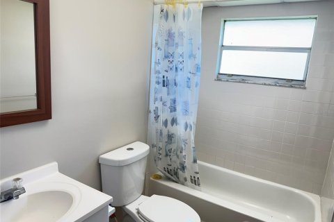 Copropriété à vendre à Sun City Center, Floride: 2 chambres, 89.19 m2 № 2113069 - photo 10