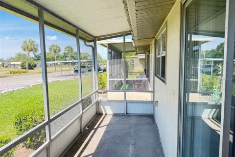 Copropriété à vendre à Sun City Center, Floride: 2 chambres, 89.19 m2 № 2113069 - photo 13
