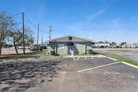 Immobilier commercial à Winter Haven, Floride 101.45 m2 № 2130760