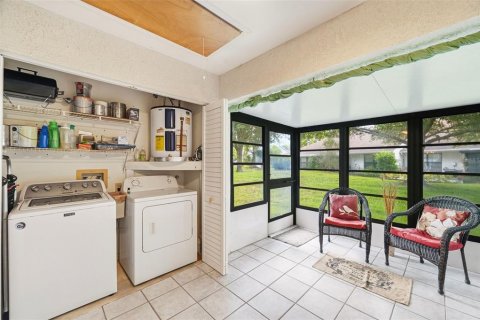 Villa ou maison à vendre à New Port Richey, Floride: 2 chambres, 81.38 m2 № 2215890 - photo 28