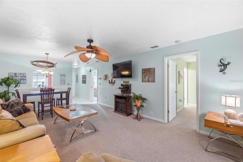 Villa ou maison à vendre à New Port Richey, Floride: 2 chambres, 81.38 m2 № 2215890 - photo 13