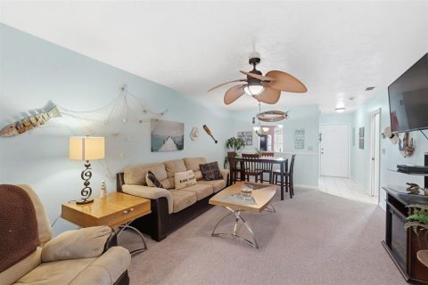 Villa ou maison à vendre à New Port Richey, Floride: 2 chambres, 81.38 m2 № 2215890 - photo 12