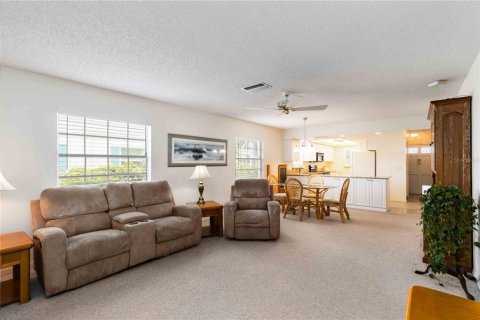 Dúplex en venta en Bradenton, Florida, 2 dormitorios, 122.35 m2 № 1771358 - foto 9