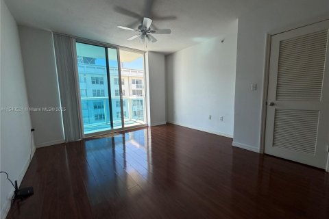 Condo in Surfside, Florida, 1 bedroom  № 1959370 - photo 4