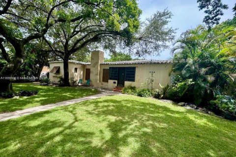 Villa ou maison à vendre à Miami Shores, Floride: 2 chambres, 98.85 m2 № 1887452 - photo 1