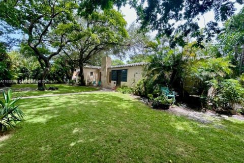 Villa ou maison à vendre à Miami Shores, Floride: 2 chambres, 98.85 m2 № 1887452 - photo 2