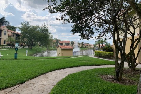 Condominio en venta en Pompano Beach, Florida, 2 dormitorios, 99.68 m2 № 1731336 - foto 16