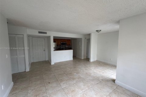 Condominio en venta en Pompano Beach, Florida, 2 dormitorios, 99.68 m2 № 1731336 - foto 3