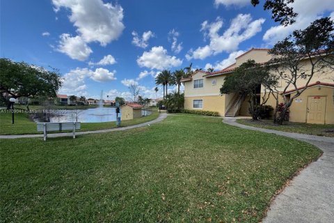 Condominio en venta en Pompano Beach, Florida, 2 dormitorios, 99.68 m2 № 1731336 - foto 20
