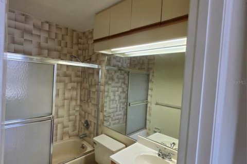 Condo in Winter Park, Florida, 2 bedrooms  № 2216304 - photo 22