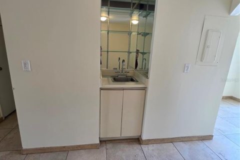 Condo in Winter Park, Florida, 2 bedrooms  № 2216304 - photo 7