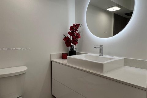 Condominio en venta en Sunny Isles Beach, Florida, 4 dormitorios, 222.97 m2 № 1763371 - foto 13