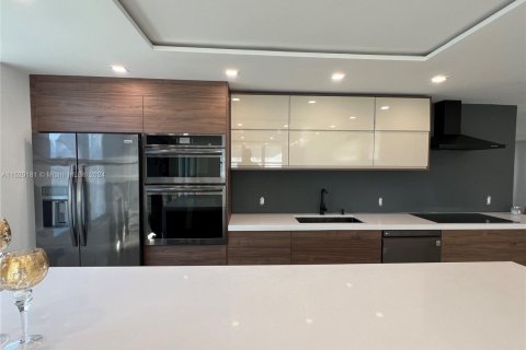 Condominio en venta en Sunny Isles Beach, Florida, 4 dormitorios, 222.97 m2 № 1763371 - foto 4