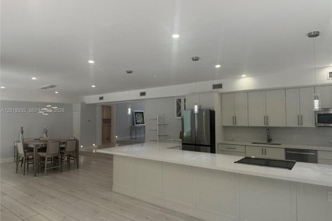 Купить виллу или дом в Корал-Гейблс, Флорида 5 спален, 434.32м2, № 2077559 - фото 21