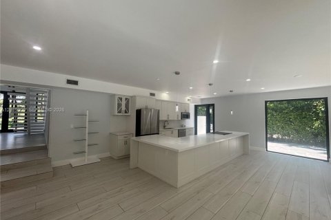 Купить виллу или дом в Корал-Гейблс, Флорида 5 спален, 434.32м2, № 2077559 - фото 20