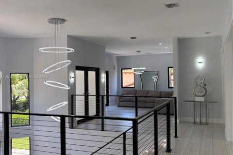 Купить виллу или дом в Корал-Гейблс, Флорида 5 спален, 434.32м2, № 2077559 - фото 12
