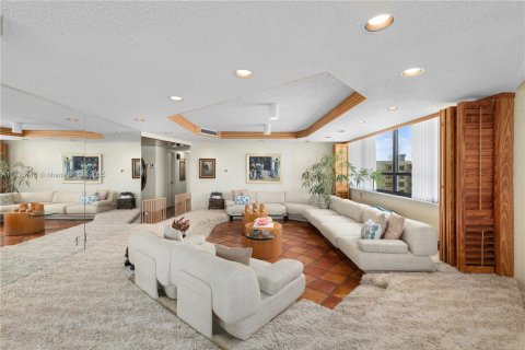 Condo in Bal Harbour, Florida, 4 bedrooms  № 1868622 - photo 9